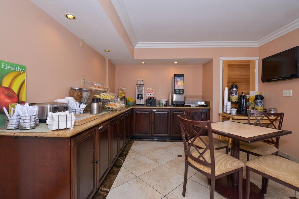 Quality Inn Lake Elsinore I-15 Экстерьер фото