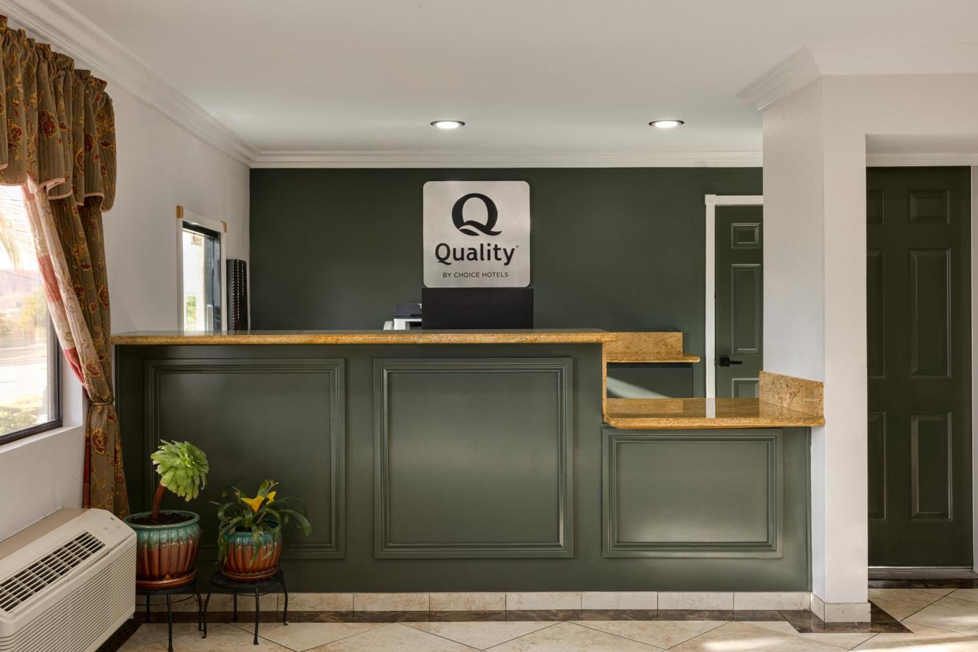 Quality Inn Lake Elsinore I-15 Экстерьер фото