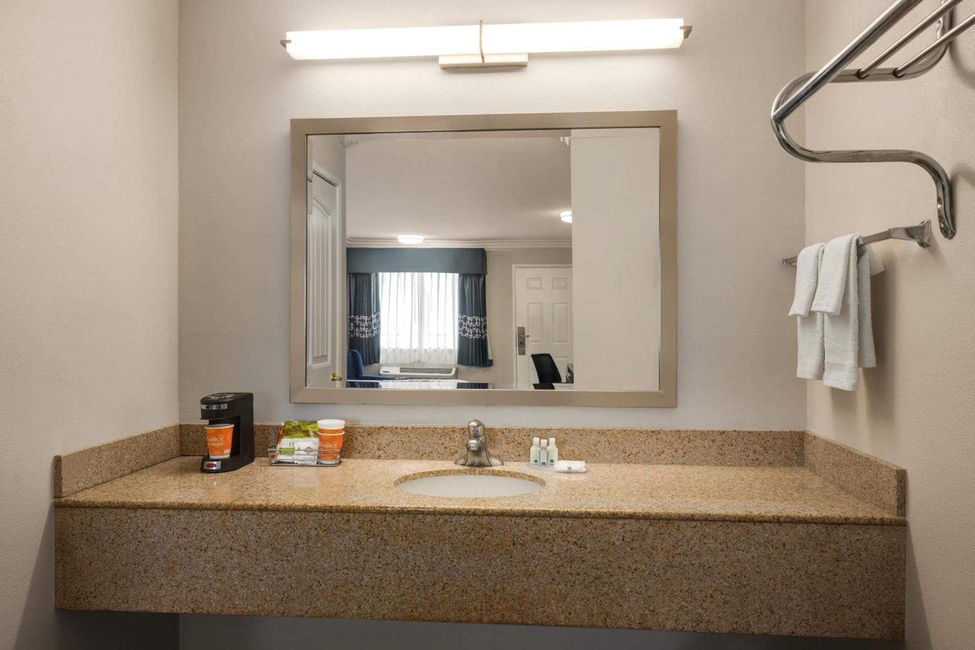 Quality Inn Lake Elsinore I-15 Экстерьер фото