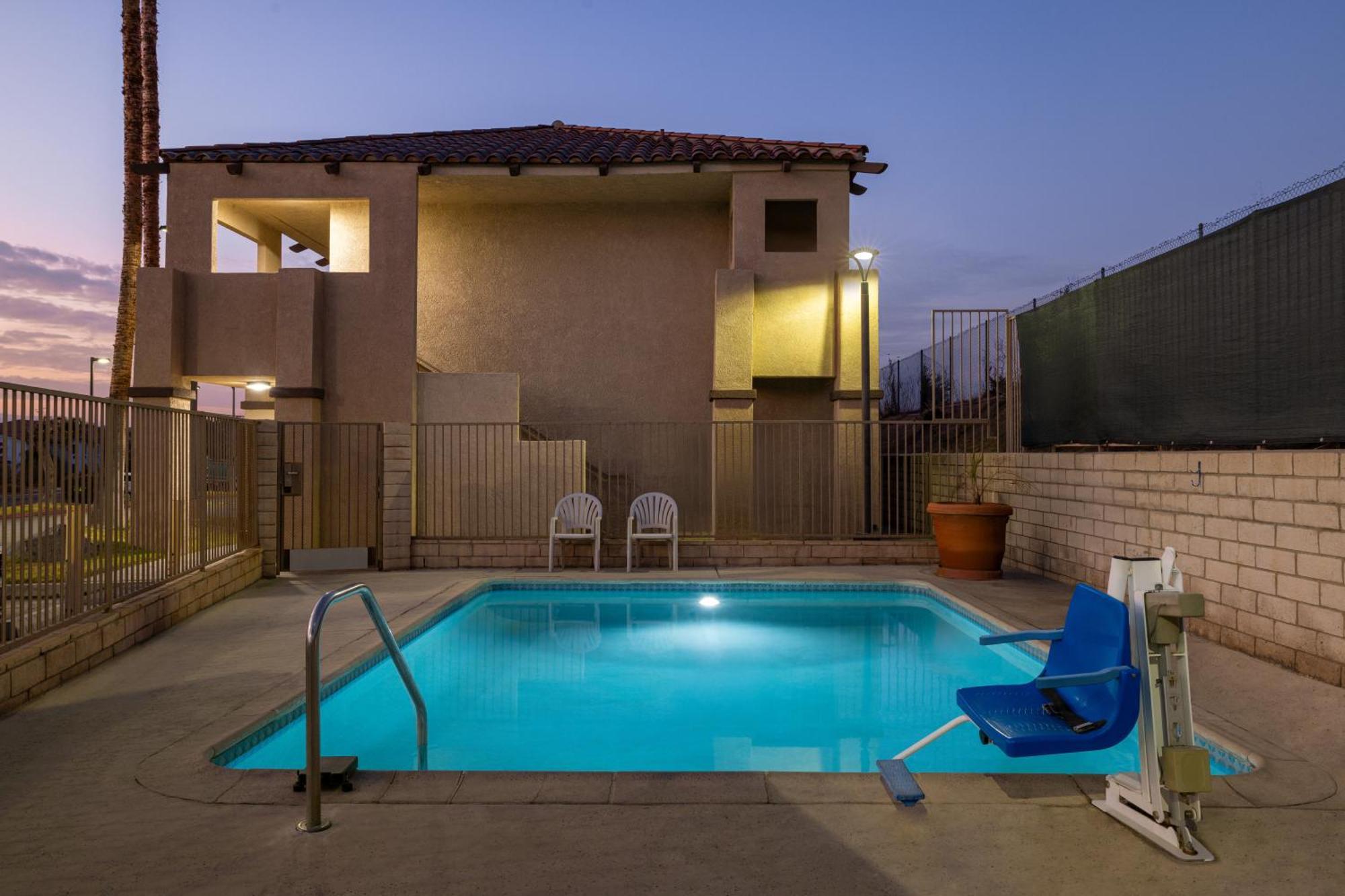 Quality Inn Lake Elsinore I-15 Экстерьер фото