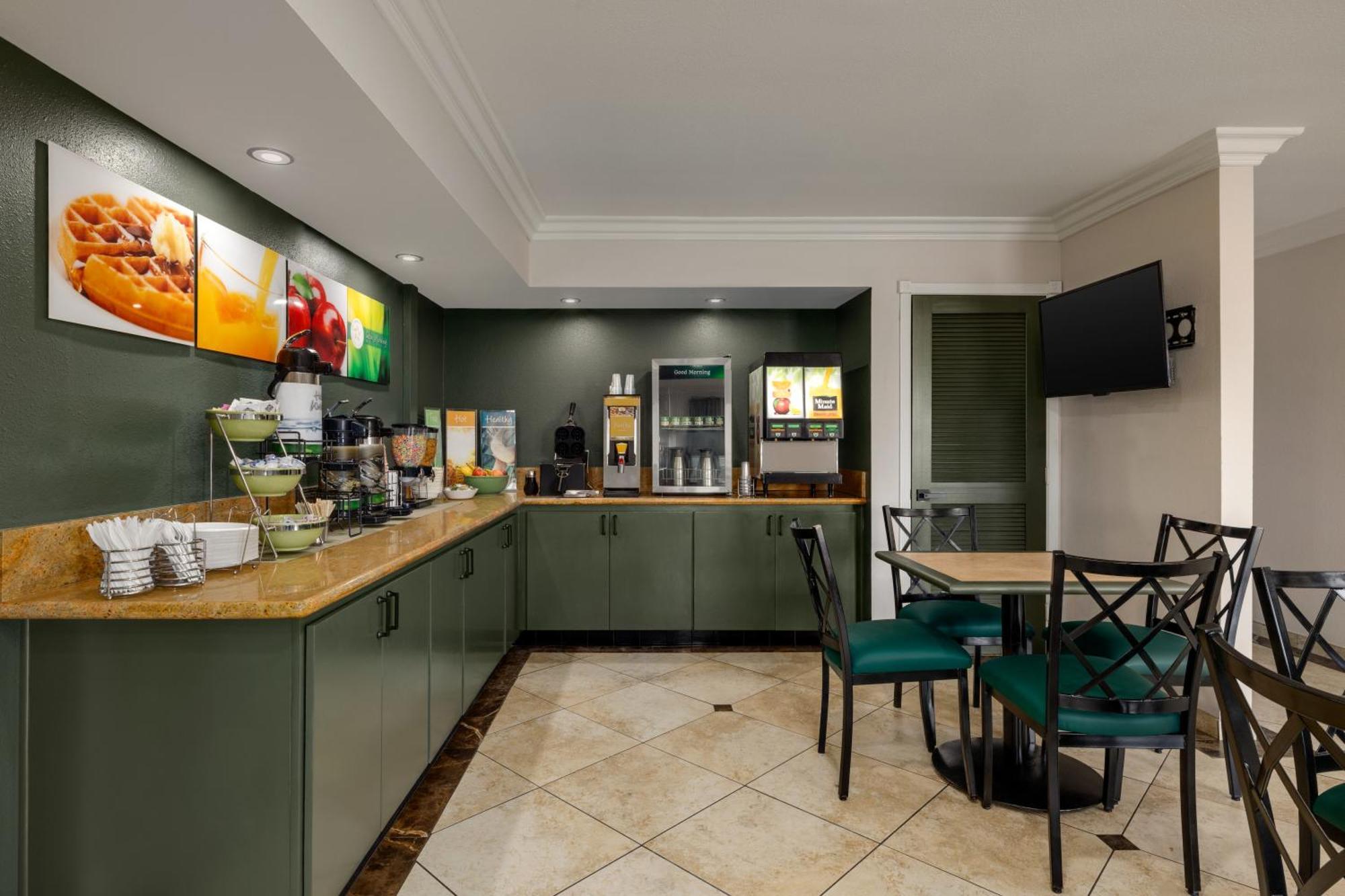 Quality Inn Lake Elsinore I-15 Экстерьер фото