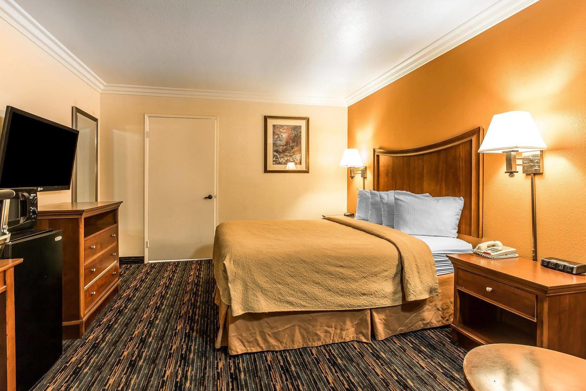 Quality Inn Lake Elsinore I-15 Экстерьер фото
